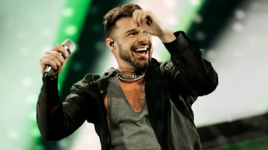 Ricky Martin y Su Vaina de Contar Historias: Un Bacano en Venecia!