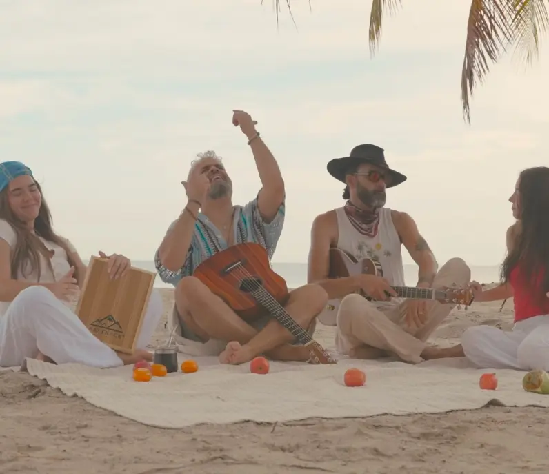 Santacruz y Eliacim nos invitan a ‘Repetir’ con su nueva Kizomba: ¡Una ‘vaina’ de deseo! Santacruz y Eliacim lanzan su nueva Kizomba 'Repetir'