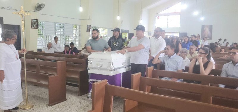 Ocoa ‘de Luto’: Sepultan Abogada en medio de Dolor y Clamor de Justicia Ocoa de Luto: Sepultan Abogada en medio de Dolor y Clamor de Justicia