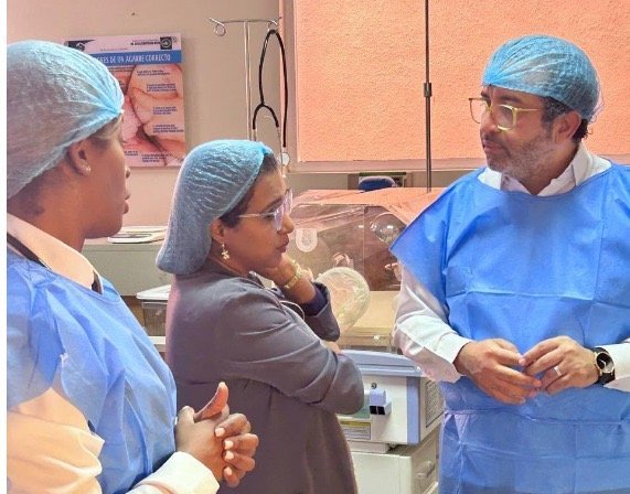¡A Cuidar los Bebés! SNS se ‘Pone las Pilas’ en UCIN de Monte Plata SNS Refuerza Vigilancia en UCIN de Monte Plata