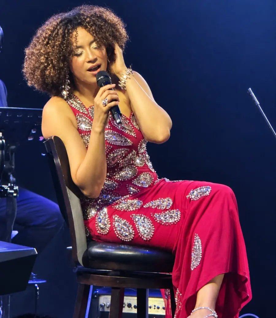 Stephany Ortega ‘se botó’ en el Teatro Nacional con un concierto de pura ‘buena música’ Stephany Ortega se boto en el Teatro Nacional con un concierto de pura buena musica