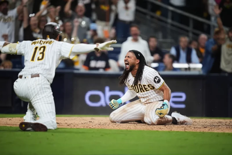 A darle duro! Tatis Jr. y Machado descosen a los Cubs en el arranque de playoffs