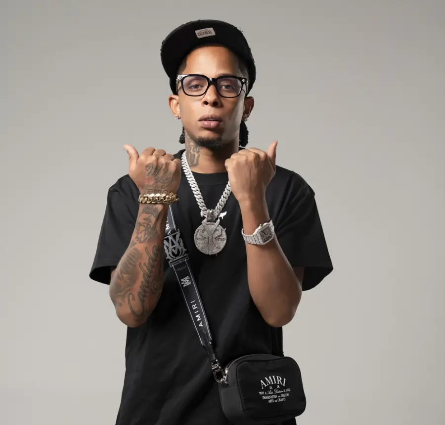 ¡Yoan Retro está ‘prendío’ con certificaciones de Oro y Platino por ‘Bailo Rocky’! Yoan Retro prende la escena con certificaciones de Oro y Platino por Bailo Rocky