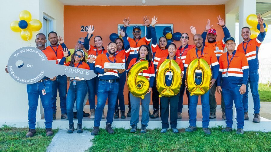 Barrick Pueblo Viejo: 600 Familias Hacen su ‘Nido’ en Nuevos Horizontes, ¡Un Paso ‘Chulo’ Hacia el Desarrollo! Barrick Pueblo Viejo: 600 Familias Hacen su Nido en Nuevos Horizontes, Un Paso Chulo Hacia el Desarrollo