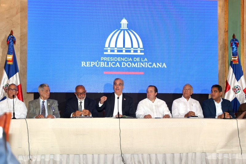 Abinader: la Comisión de Veeduría en obras deportivas