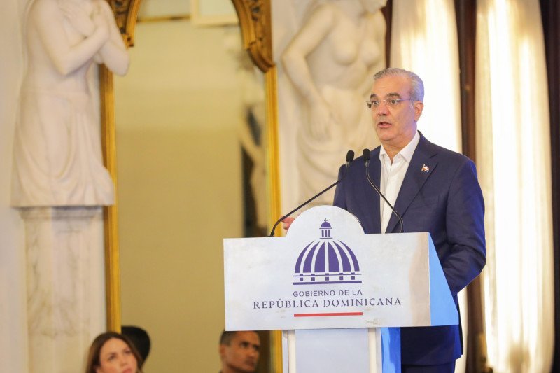 ¡El Presidente Abinader le mete el ‘freno’ al ‘tigueraje’ en el Estadio Olímpico tras el incidente! El Presidente Abinader respalda medidas en el Estadio Olímpico tras incidente