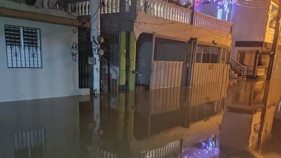 Santiago ‘se ahogó’: Lluvias causan tremenda ‘vaina’ con 150 viviendas afectadas Santiago afectado por lluvias: 150 viviendas impactadas