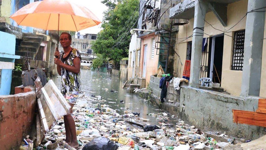 ¡Coge Cabeza, Distrito! La Alcaldía Pide No Sacar Basura Pa’ Evitar Inundaciones La Alcaldía Pide No Sacar Basura Para Evitar Inundaciones