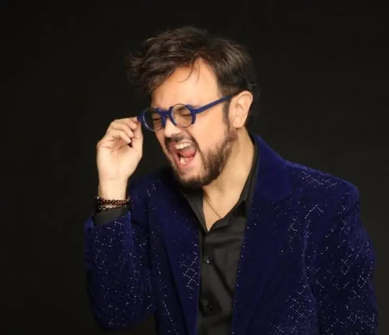 El Klk de Aleks Syntek Una crisis que explotó en pleno concierto