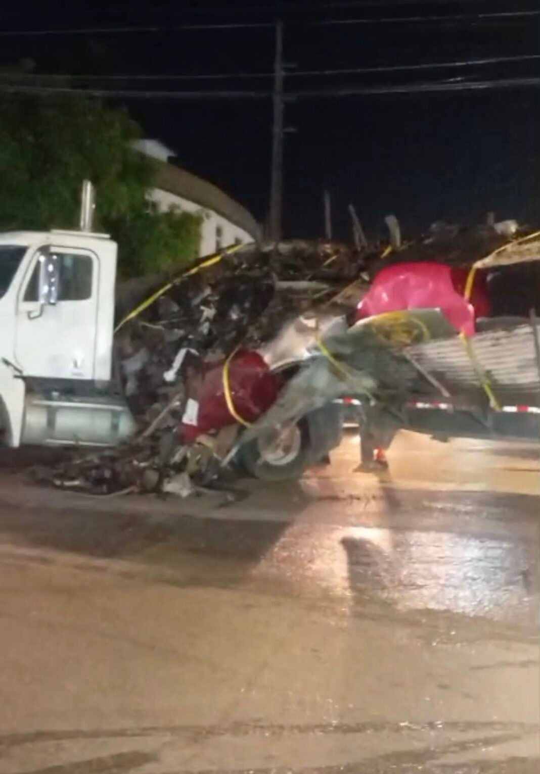 Tremendo Tapon Chatarra arma un Lio en Calle Progreso SDE