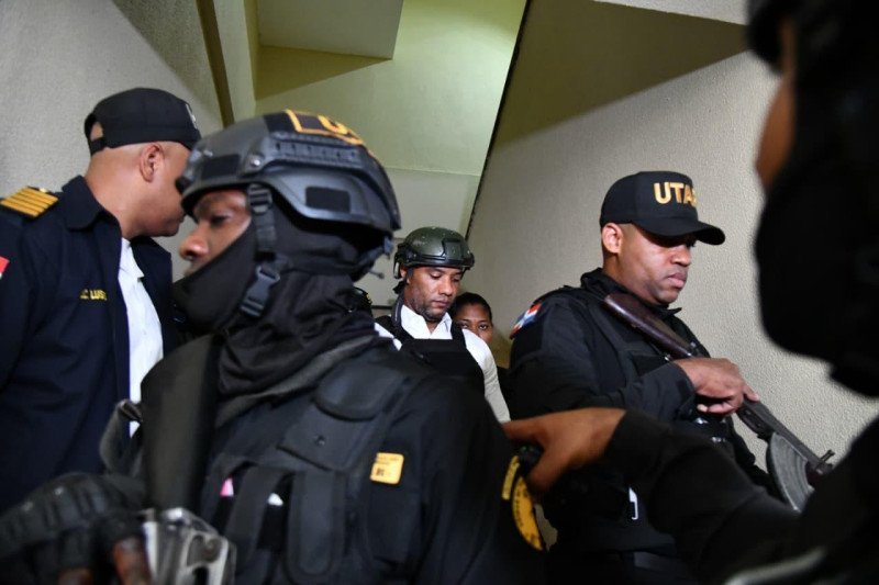 Exfiscal Aurelio Valdez: ¡A Juicio por Soborno! La ‘Vaina’ está en el Aire Exfiscal Aurelio Valdez: Juicio por Soborno