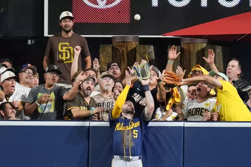 ¡La ‘Vaina’ está caliente! Cerveceros eliminan a Padres y van por la ‘revancha’ con los Dodgers Cerveceros eliminan a Padres y van por revancha con Dodgers