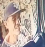 ¡Tremenda ‘Vaina’! Graban ‘Tigueraje’ Robando Celulares de Camión en San Cristóbal Robo de Celulares en San Cristóbal: Cámaras Captan al Ladrón