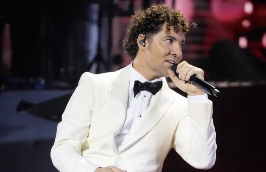 El ‘bacano’ de Bisbal suelta ‘disco tributo’ y llega ‘pa’l’ Teatro Nacional David Bisbal lanza disco tributo y llega al Teatro Nacional