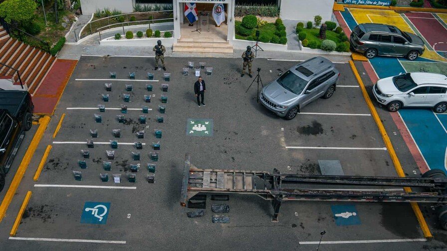 ¡Tremendo ‘golpe’! La DNCD le ‘tumba’ un cargamento de 228 paquetes de droga al narcotráfico Tremendo golpe: La DNCD incauta 228 paquetes de droga al narcotráfico