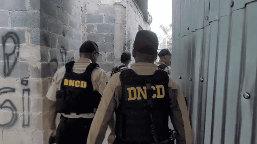 ¡Pila de Droga Ocupada! La DNCD le Cae Atrás al ‘Tigueraje’ en Pedro Brand y SDN Pila de Droga Ocupada La DNCD le Cae Atras al Tigueraje en Pedro Brand y SDN