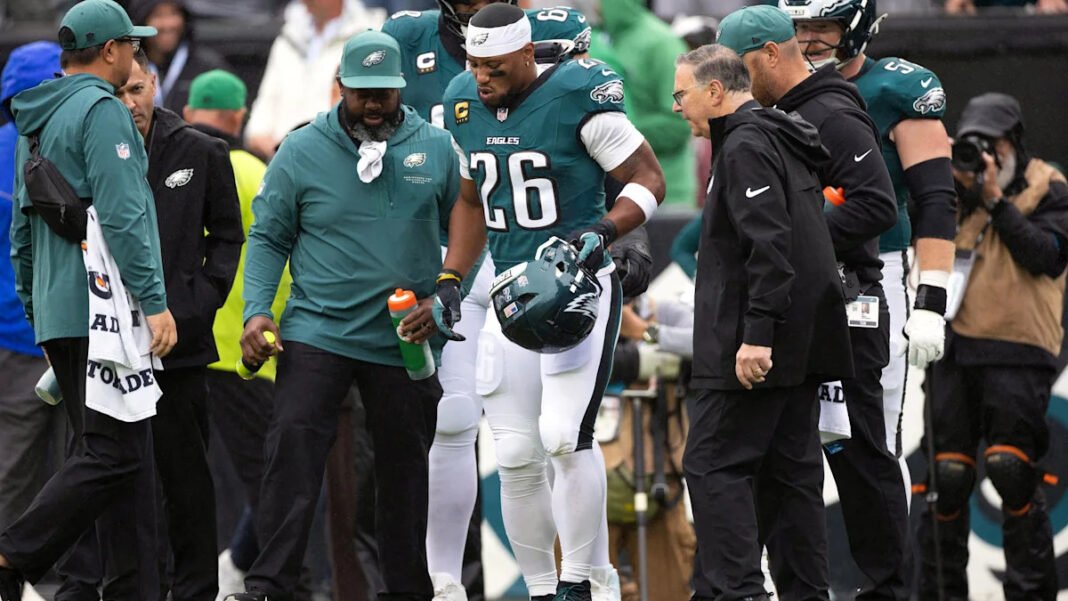 La Vaquilla se Queda sin Corredor Eagles RB Saquon Barkley se Queda Fuera por Lesion de Hamstring