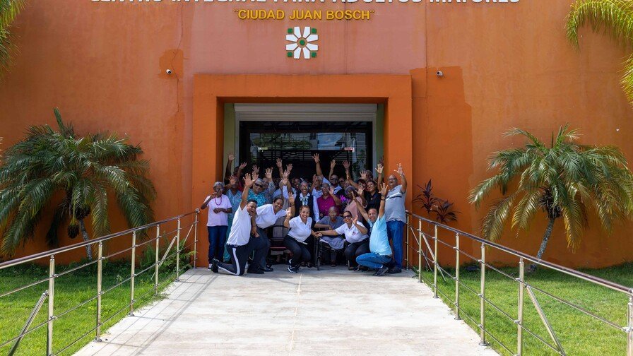 Los Adultos Mayores Activos: El Centro de Ciudad Juan Bosch que Mantiene a los Abuelos en Actividad