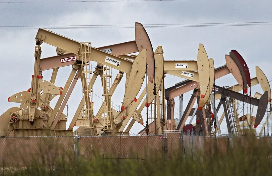 El Petróleo de Texas ‘En Candela’: Temores en Oriente Medio Disparan los Precios y Nos Traen un ‘Aprietico’ El petróleo de Texas sube por temores en Oriente Medio