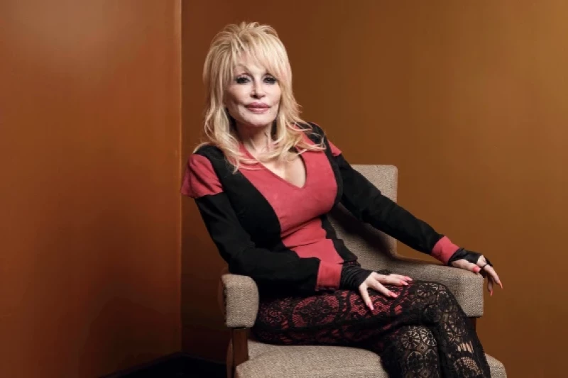 ¡Tremenda ‘vaina’! Sobrino de Dolly Parton pide más tiempo ante ‘orden de alejamiento’ Sobrino de Dolly Parton pide mas tiempo ante orden de alejamiento