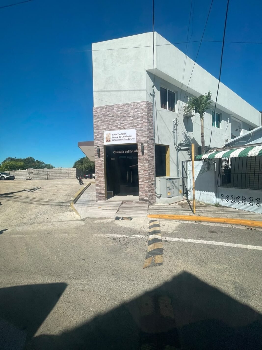 ¡Qué ‘Vaina’! Empleados de la JCE en Baitoa, Santiago, Con Cuatro Meses Sin Su ‘Cheque’ Empleados de la JCE en Baitoa, Santiago, con Cuatro Meses Sin Su Salario