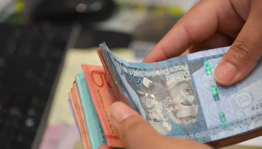 ¿La ‘vaina’ ‘tá dura’? El ‘costo de vida’ en RD aprieta los bolsillos El costo de vida en República Dominicana aprieta los bolsillos