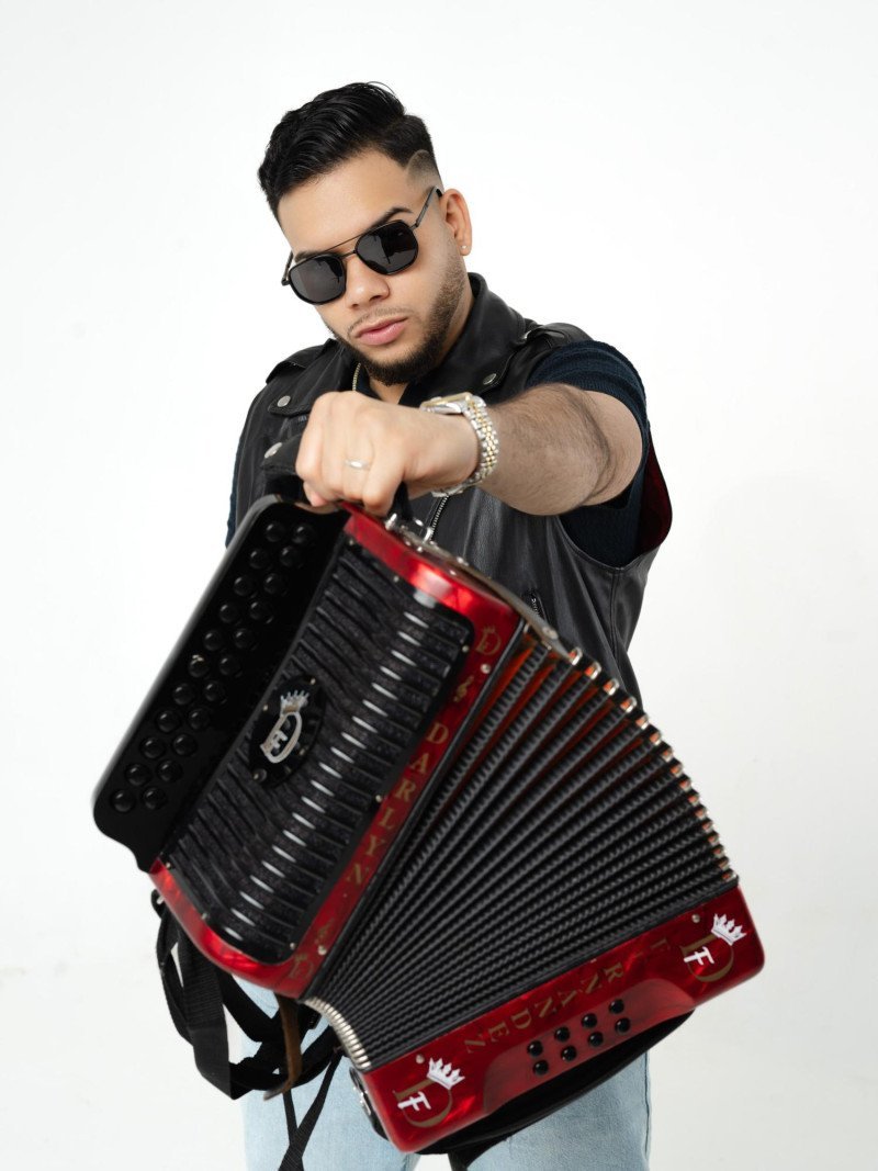 ¡Qué Vaina! El Típico Llora a Darlyn Fernández de Nexo Muzic, joven talento que parte a destiempo El Típico Llora a Darlyn Fernández de Nexo Muzic, joven talento que parte a destiempo