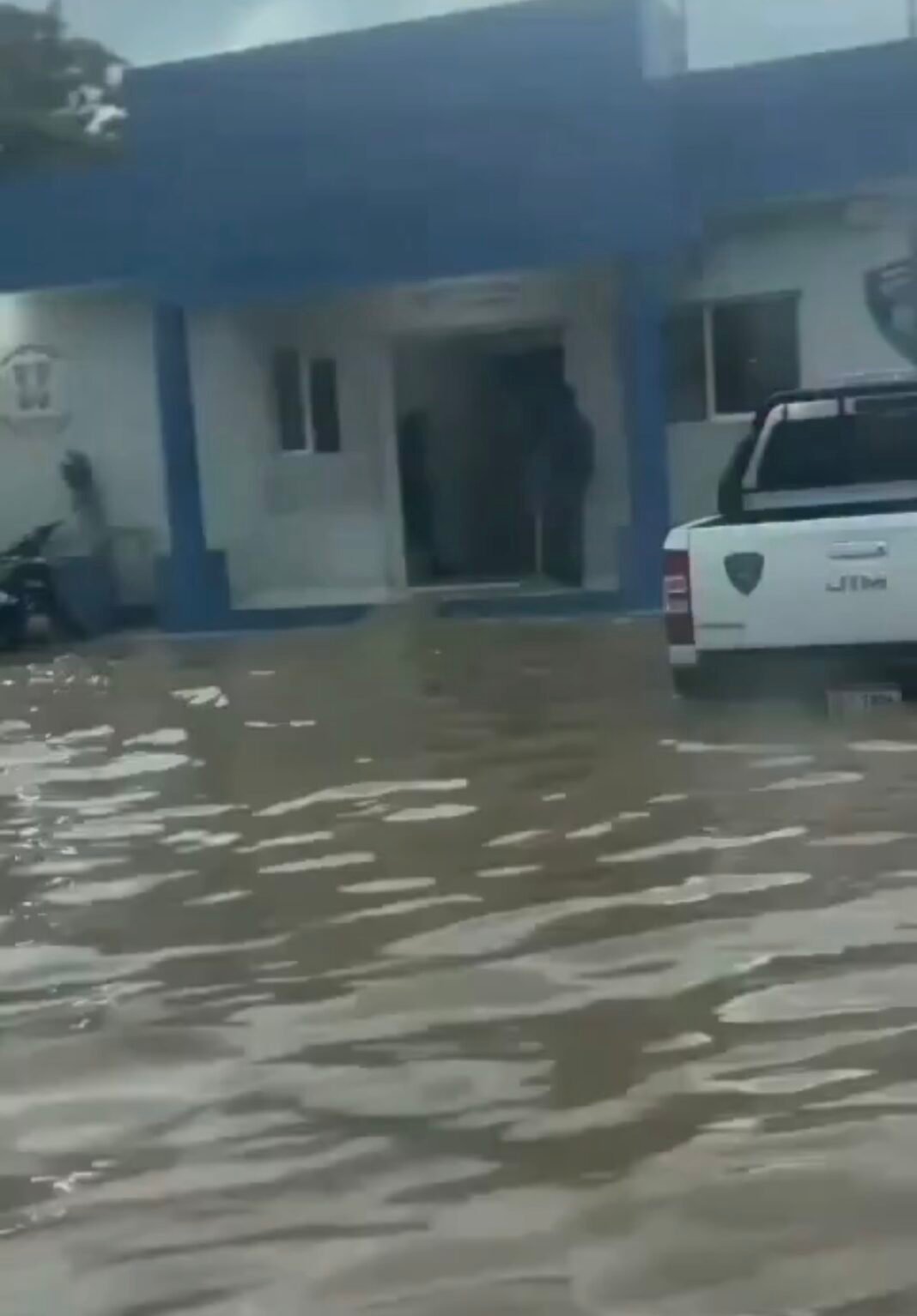 Villa Vásquez bajo agua: La situación de las lluvias se puso seria