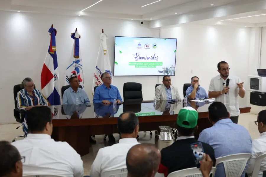 ¡Jevi! Gobierno suelta ‘bonos’ para tecnificar riego lechero y meterle ‘chapa’ a la sequía Gobierno entrega bonos para tecnificar riego lechero y fortalecer la producción