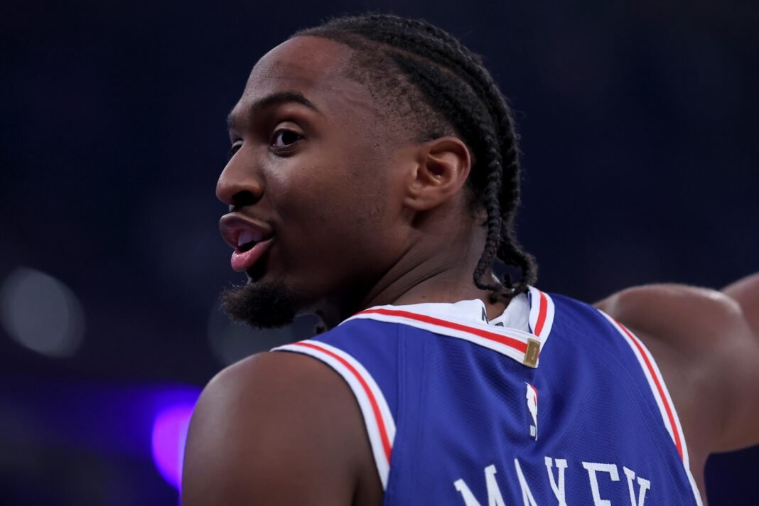 Joel Embiid: Un Coro de Desesperanza Joel Embiid: Un Coro de Desesperanza