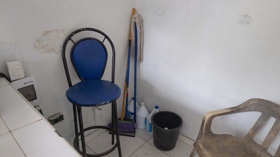La ‘Vaina’ de las Bancas: Empleadas en Apuros por Falta de Baños y Derechos La Precariedad Laboral en Bancas de Lotería: Falta de Baños y Derechos para Empleadas