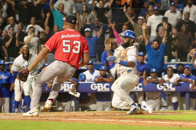 ¡La Lidom Arranca con un ‘Jumo’! Los Leones del Escogido se ven ‘apreta’os’ en el inicio de la temporada La Lidom Arranca con un Jumo Los Leones del Escogido se ven apretaos en el inicio de la temporada