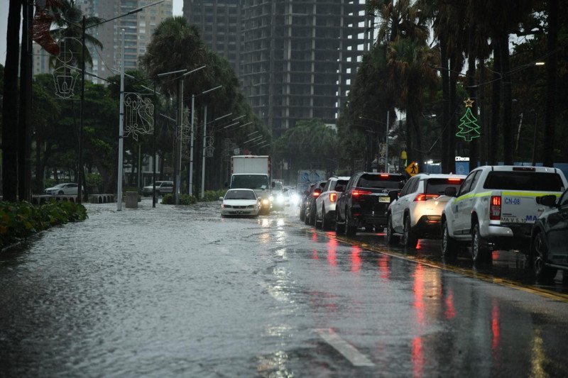 Lluvias azotan el Sur y Santo Domingo