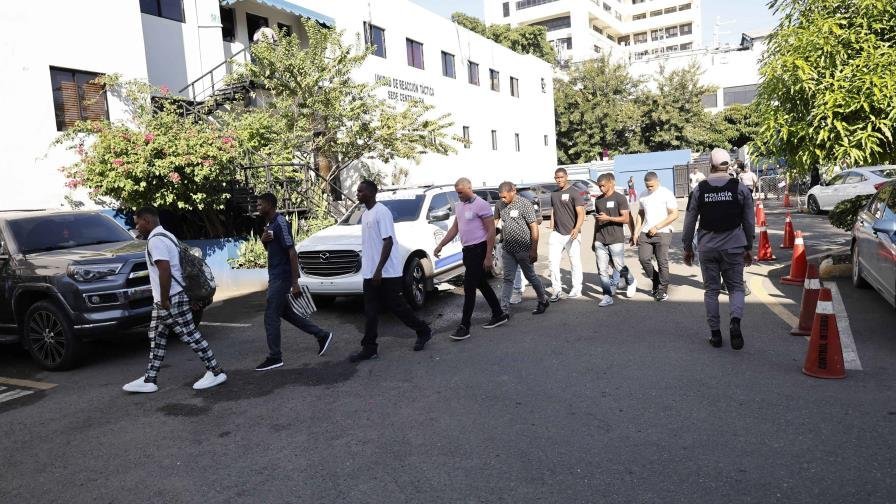 El ‘Ajetreo’ Policial: Más de 3,000 Jóvenes Buscan un Futuro en las Filas El Ajetreo Policial: Mas de 3,000 Jovenes Buscan un Futuro en las Filas