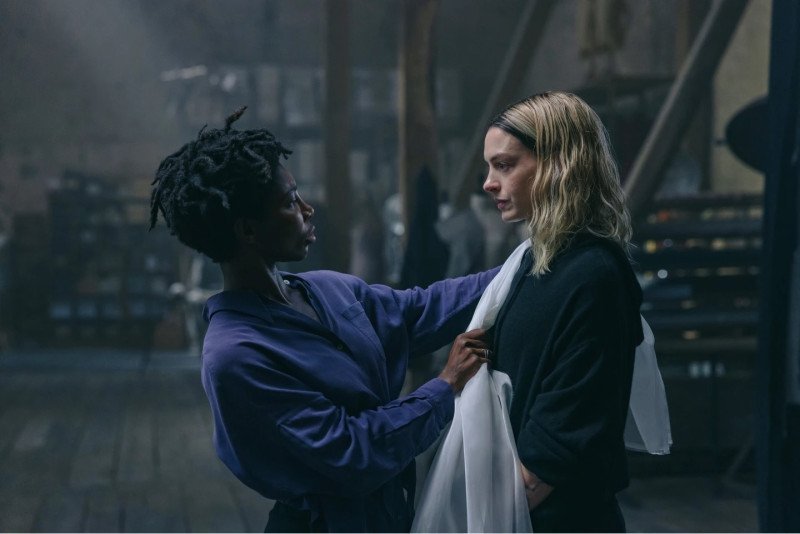 Mother Mary: ¡Qué ‘Plomo’ de Película, ni Anne Hathaway la Salva! Mother Mary: Que Plomo de Pelicula, ni Anne Hathaway la Salva