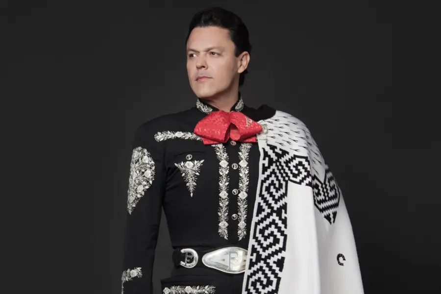 Pedro Fernández: ¡La música ranchera que arma un ‘coro’ mundial! Pedro Fernández: La música ranchera que arma un coro mundial