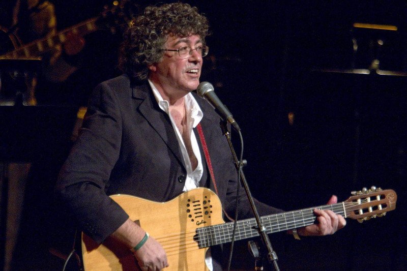 Piero: El ‘tigueraje’ que dejó el seminario por el canto y conquistó el mundo Piero: El artista que dejó el seminario por el canto y conquistó el mundo