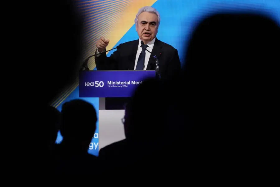 La ‘vaina’ de los Combustibles: AIE advierte que los precios no ceden hasta 2027 Precios de Combustibles: AIE advierte que no cederán hasta 2027