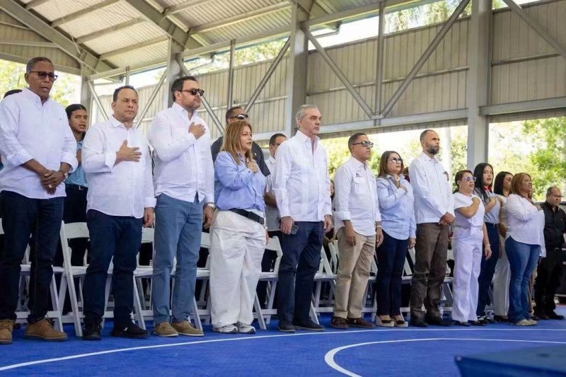 Abinader en Ocoa: ¡Un ‘Coro’ de Obras y Beneficios para el Patio! Abinader en Ocoa: Un Coro de Obras y Beneficios para el Patio