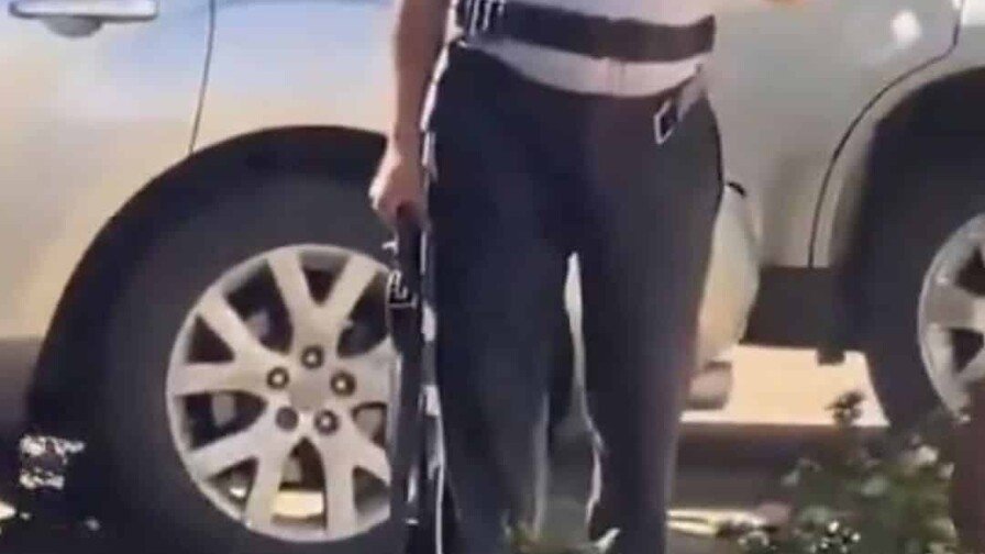 El ‘relajo’ de la escopeta: Padre en líos por defender a su hijo en Ciudad Juan Bosch El caso de la escopeta: Padre en líos por defender a su hijo en Ciudad Juan Bosch