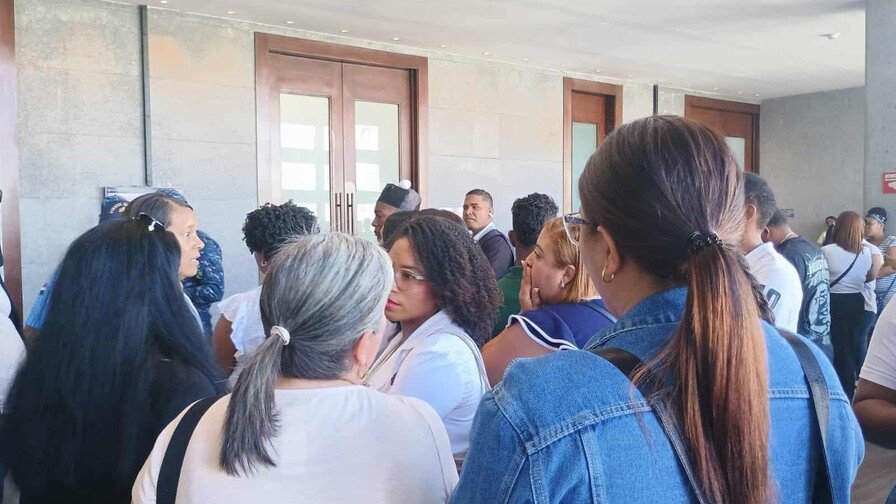 El ‘KlK’ del Ingeniero: Dos Cuentos Sobre un Internamiento Irregular en la República Dominicana El Caso del Ingeniero: Dos Relatos Sobre un Internamiento Irregular en la República Dominicana