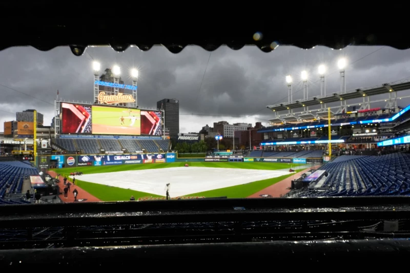 ¡Qué ‘vaina’ con la lluvia! La Serie de Campeonato de MLB se pone ‘jevi’ para Rays y Guardianes Serie de Campeonato de MLB: Lluvia altera planes de Rays y Guardianes