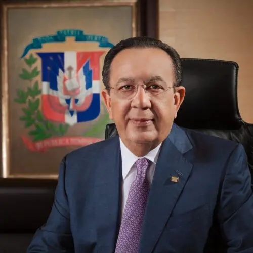 Reconocimiento a Valdez Albizu: ¡Qué ‘bacano’ para la Economía Dominicana! Reconocimiento a Valdez Albizu: Que bacano para la Economia Dominicana