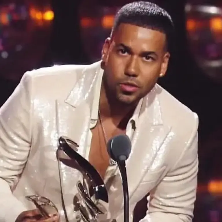 ¡Qué ‘Vaina’ de Premios! Romeo, Prince Royce y Aventura Hacen Historia en Billboard 2026 Romeo, Prince Royce y Aventura Hacen Historia en Billboard 2026