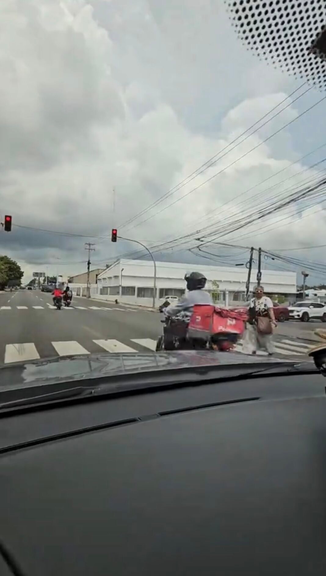 ¡Qué Abuso! Motoristas en la Luperón arman su propio ‘tigueraje’ vial Que Abuso! Motoristas en la Luperon arman su propio tigueraje vial