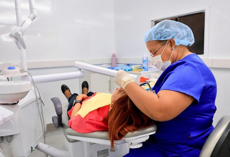 Salud Bucal ‘De una Vez’: El SNS Brilla en la Red Pública con Avances Bacanos Salud Bucal De una Vez: El SNS Brilla en la Red Publica con Avances Bacanos