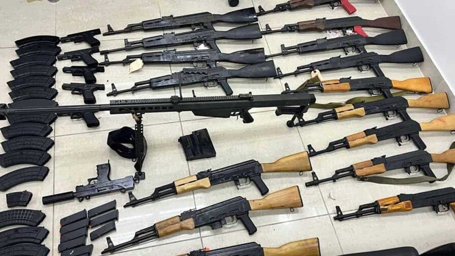 El ‘KlK’ del Tráfico de Armas: Decomisos y el Misterio de las Redes Hacia Haití El Tráfico de Armas: Decomisos y el Misterio de las Redes Hacia Haití