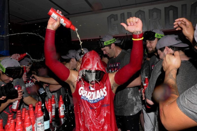 Los Guardians Consumaron una Remontada Epica en los Playoffs